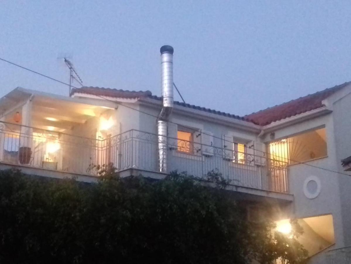 Apartment In Argostoli With Stunning Sea Views 外观 照片